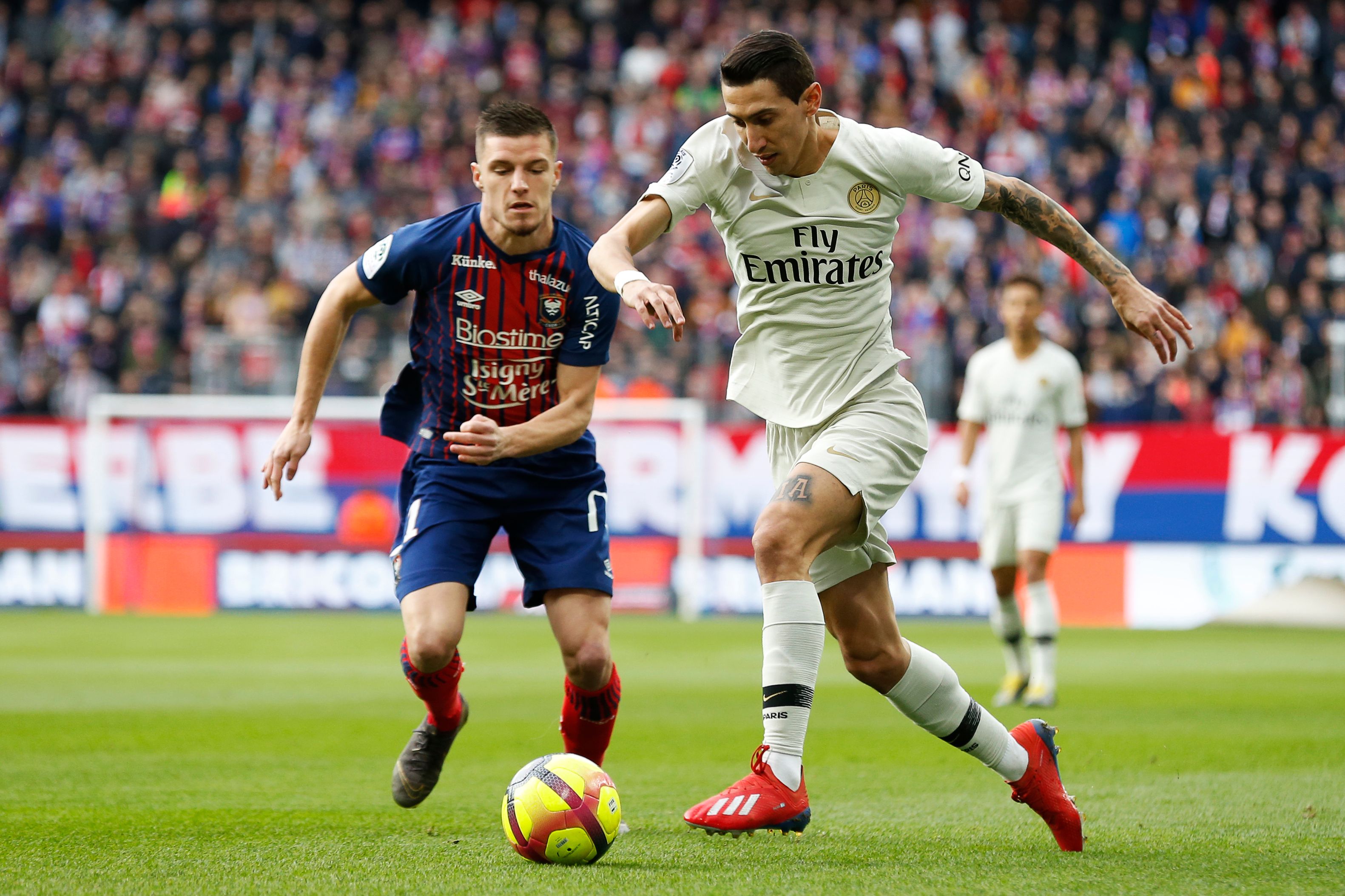 记者：瓜迪奥拉不满埃切韦里经纪人，不同意球员租借回河床（记者称瓜迪奥拉对埃切韦里经纪人不满，拒绝将球员租回河床）