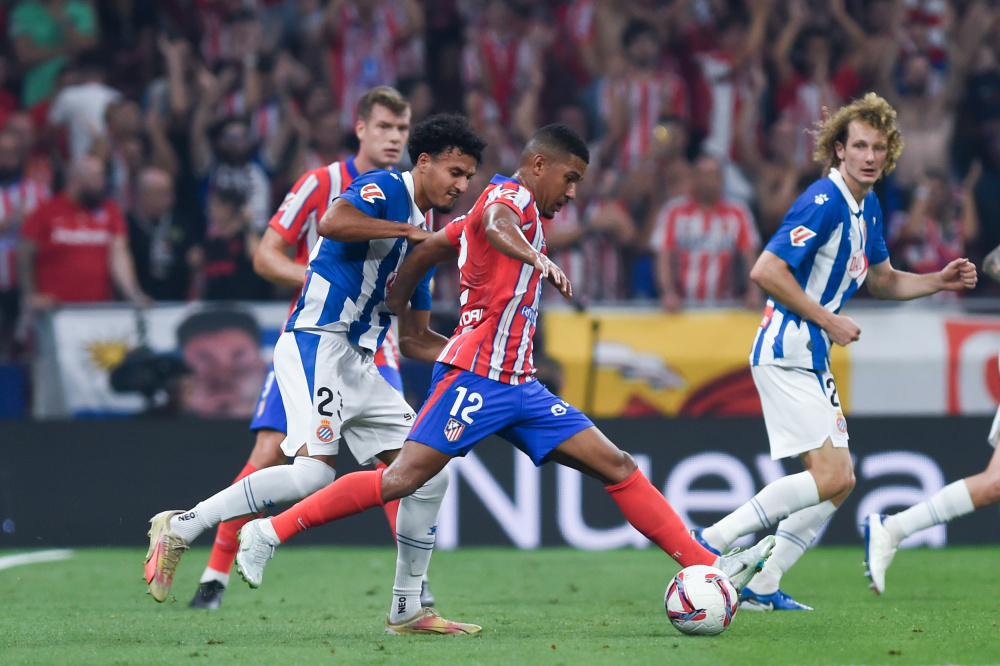 罗马诺&莫雷托：米兰接近签下20岁哥伦比亚后卫阿里萨拉（罗马诺与莫雷托：米兰即将敲定20岁哥伦比亚后卫阿里萨拉加盟）