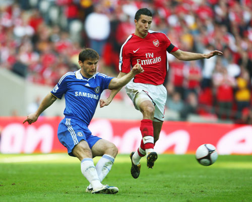 罗尔费斯：格里马尔多本不该踢那么多比赛，希望他能出战纽卡（罗尔费斯：格里马尔多出场过多并非理想，盼其出战纽卡）