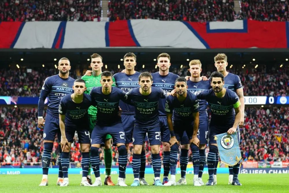 皇马本泽马梅开二度助球队取胜（本泽马独中两元助皇马全取三分）