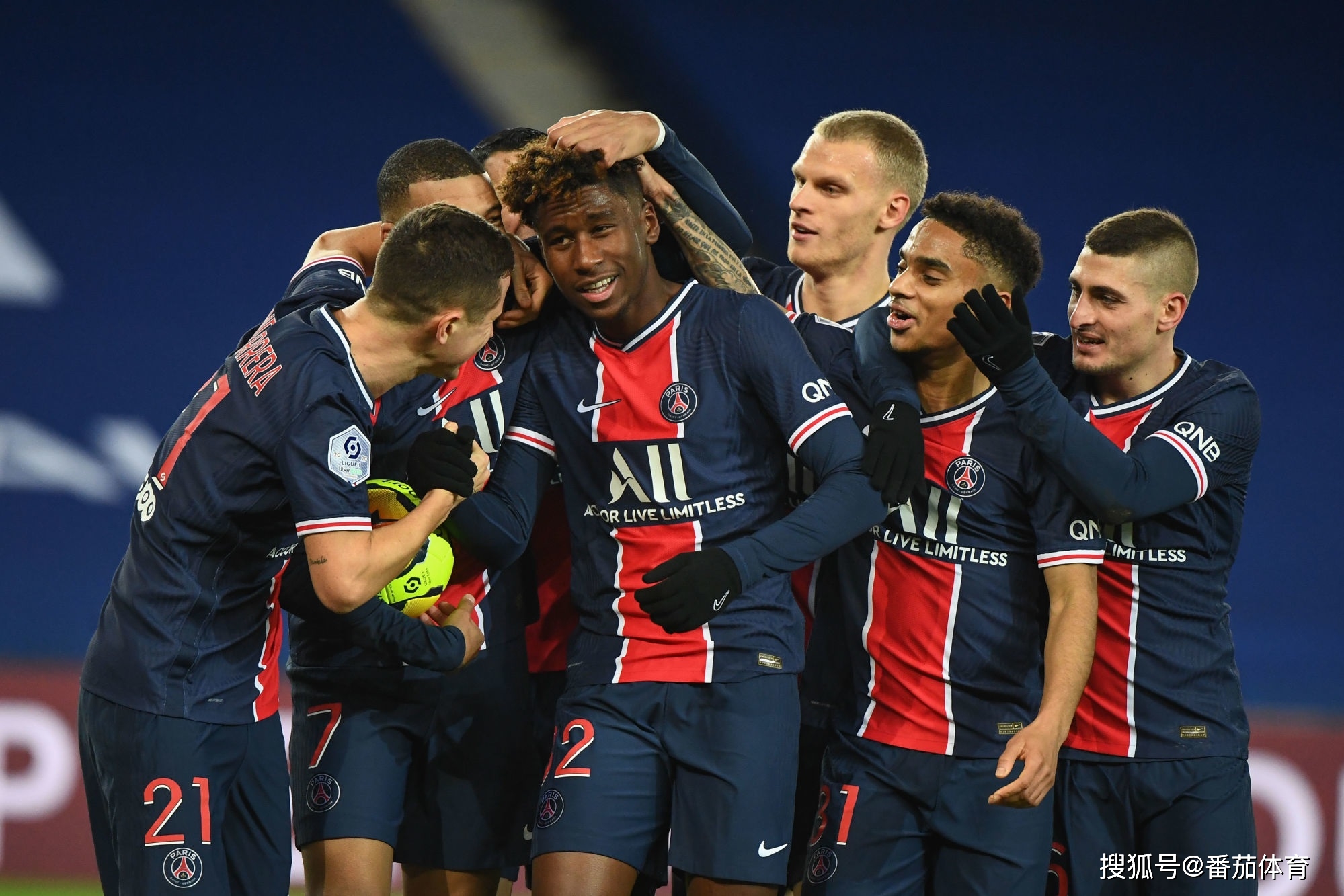 曼联球探部门两轮裁员至80人，调整人才发掘策略（曼联两轮精简球探团队至80人，重塑人才发掘策略）