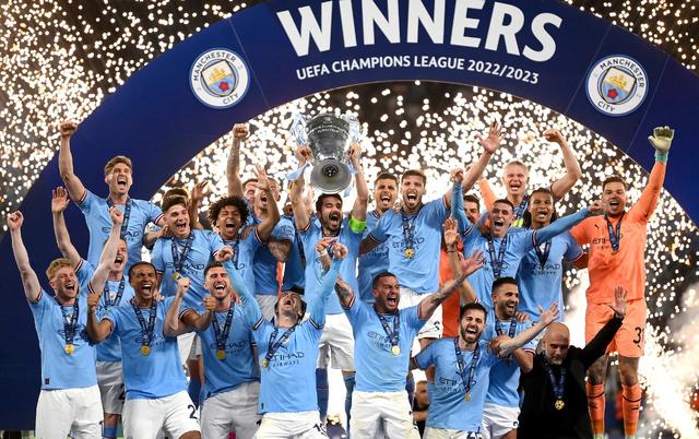 同一天绝代双骄各进一球！以下是媒体对C罗和梅西的...（同日建功！C罗与梅西各下一城，媒体热议）