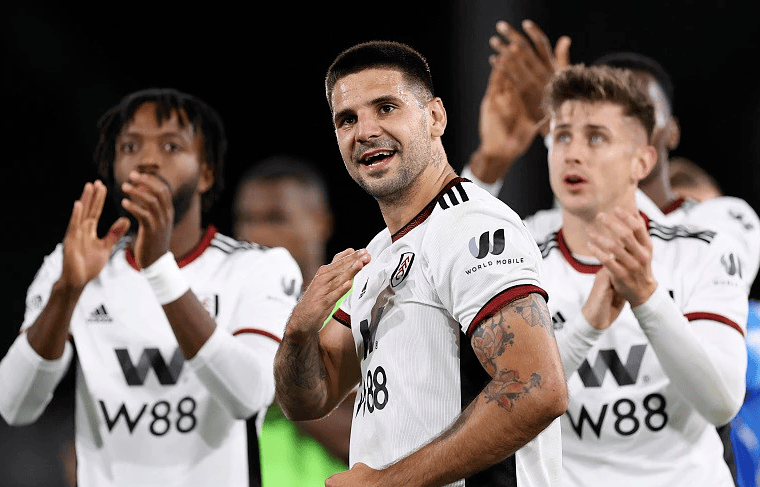 巴伊亚前锋拉唐或加盟申花海港，中国球队提出报价（巴伊亚前锋拉唐有望投奔申花或海港，中国球队已报价）