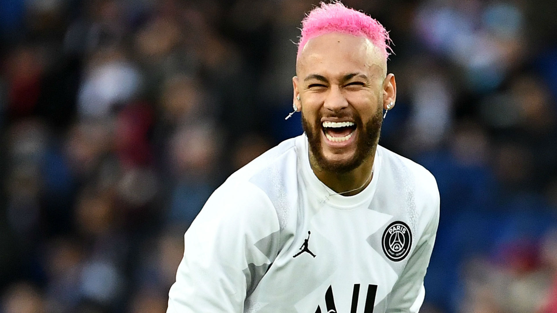 兰克尔-泽在上周举办婚礼，此前他与青岛海牛闹得不欢而散（与青岛海牛分道扬镳后，兰克尔-泽上周完婚）