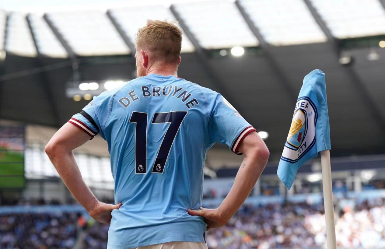 拉亚的逆袭：阿森纳新星如何挑战西班牙国家队门将格局（拉亚崛起：阿森纳门将撼动西班牙国门格局）