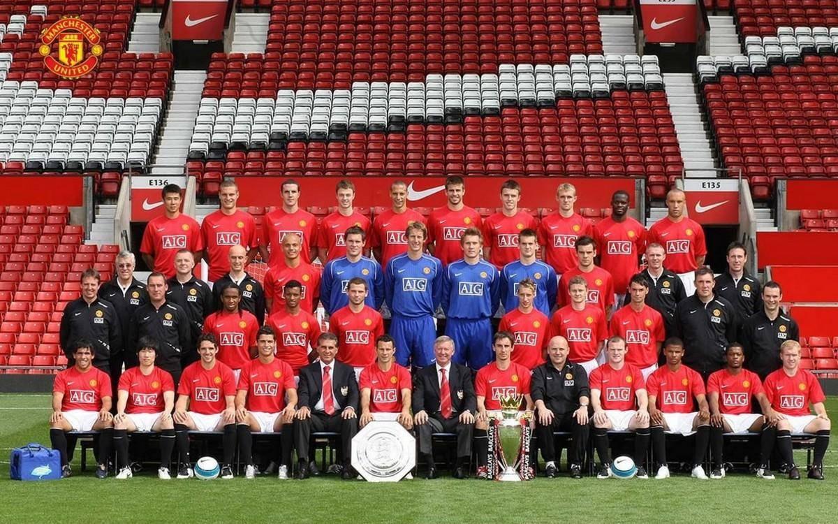 汪涵陪儿子马术比赛展现轻松生活面，体现家庭关怀与育儿智慧，引发网友热议。（汪涵陪儿参加马术赛，轻松生活与家庭关怀尽显，育儿智慧引发热议）